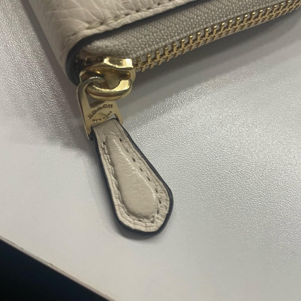 Coach White Studded Women's Wallet - Picture 3 of 6
